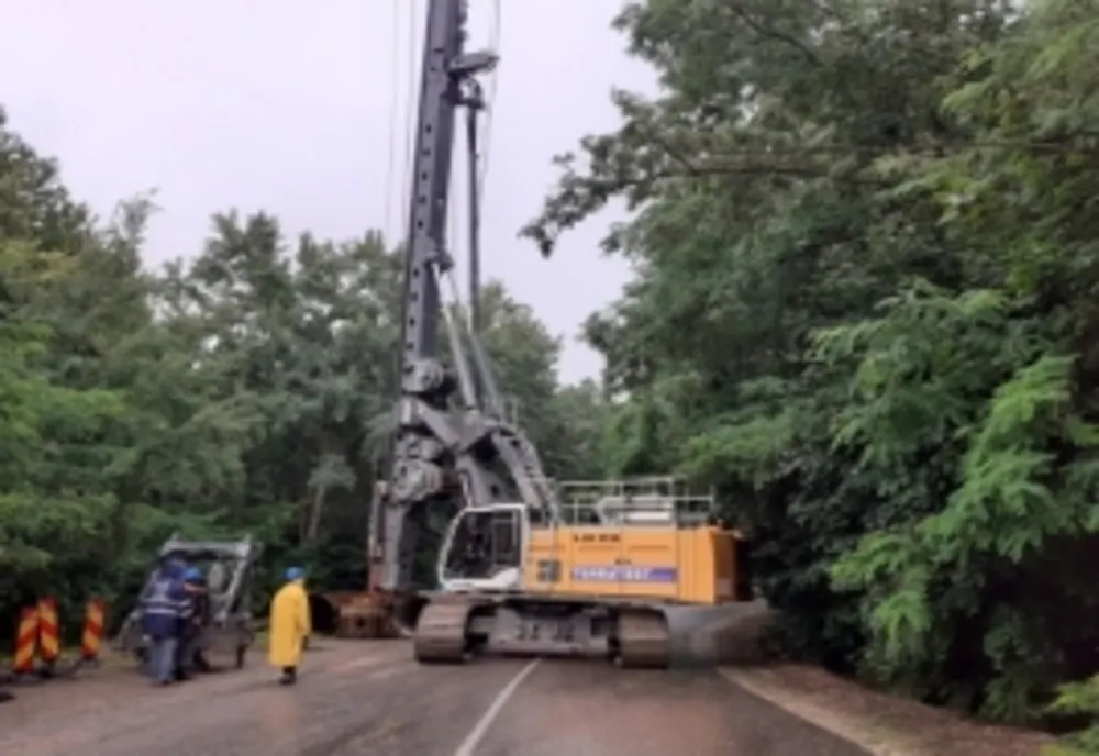 Lucrări de consolidare pe Drumul Bistriței | Traficul este restricţionat