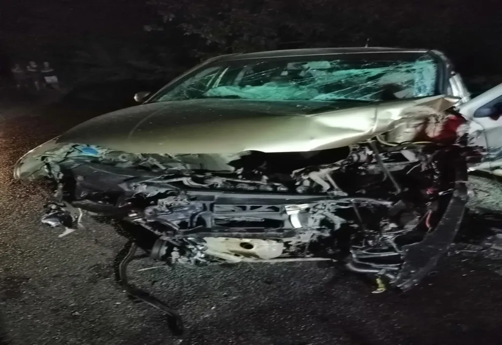FOTO | Accident în județul Cluj! Trei persoane au fost rănite