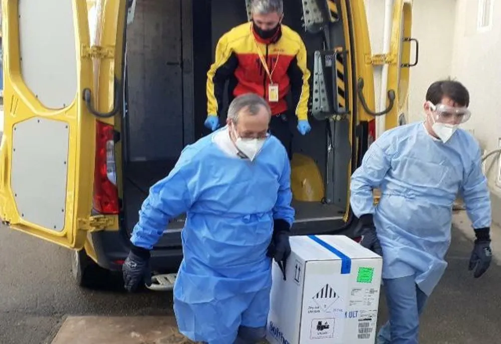 FOTO | A doua tranșă de vaccin anti-COVID-19 a ajuns la Cluj-Napoca