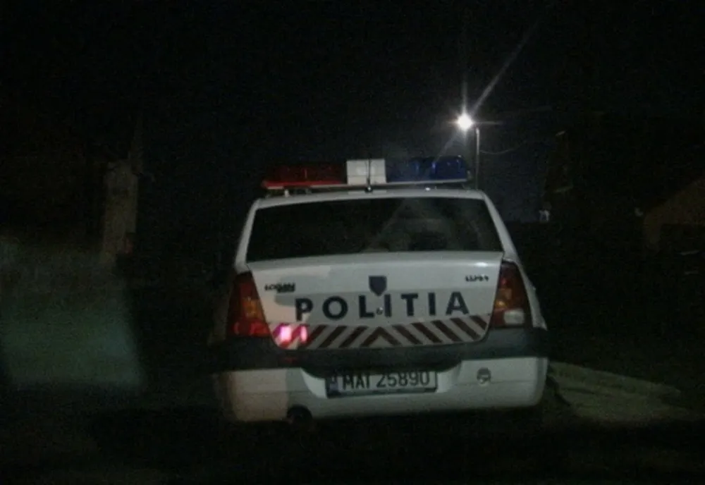 Accident rutier provocat de un tânăr beat! A lovit o maşină după care şi-a continuat drumul
