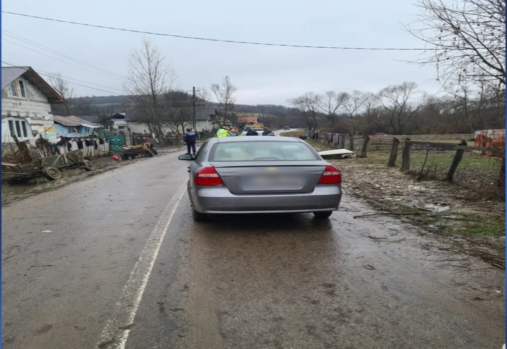FOTO | Copil de 3 ani lovit de o maşină condusă de un bărbat băut