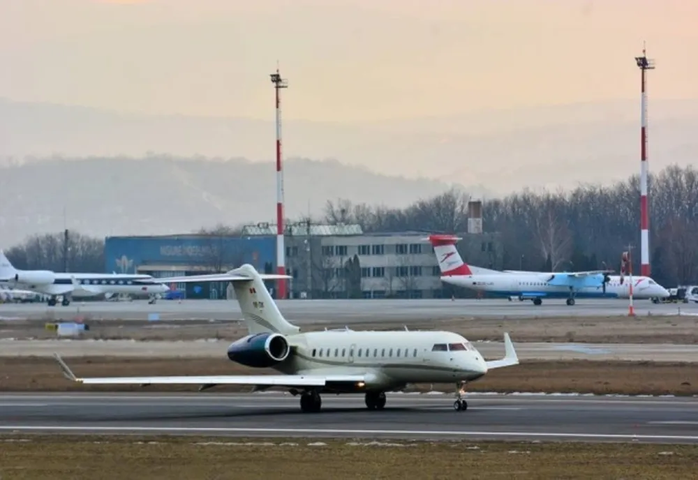Români blocați pe aeroportul din Istanbul pentru că nu au test PCR