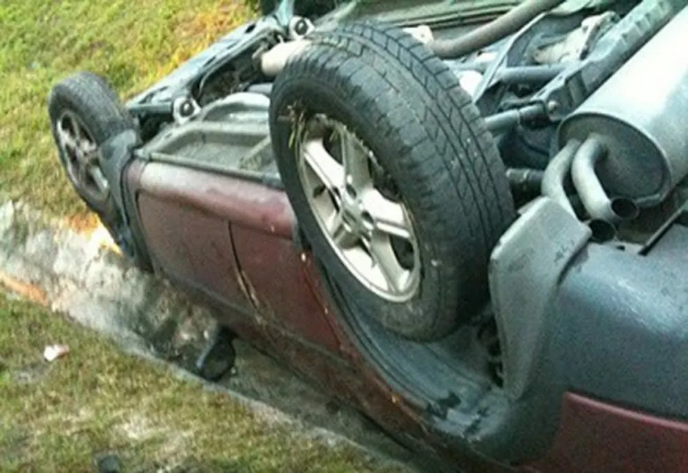 Accident rutier în Viişoara! Un şofer din Alba, aflat în stare de ebrietate, s-a răsturnat cu maşina