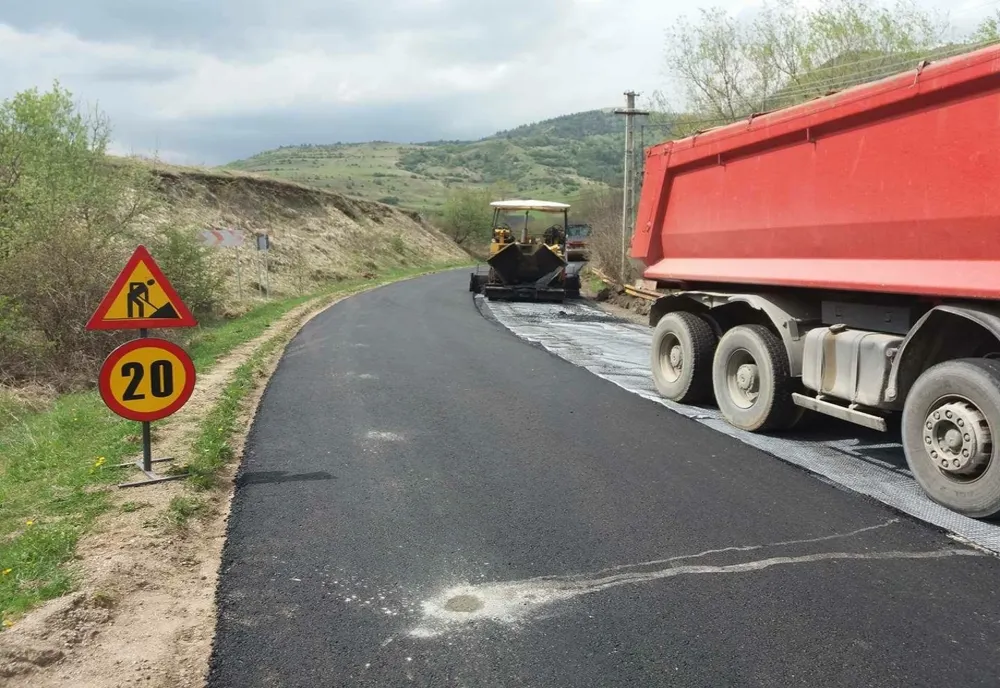 Consiliul Județean modernizează, cu fonduri europene, un important drum turistic - DJ 108C Mănăstireni – Călata – Mărgău