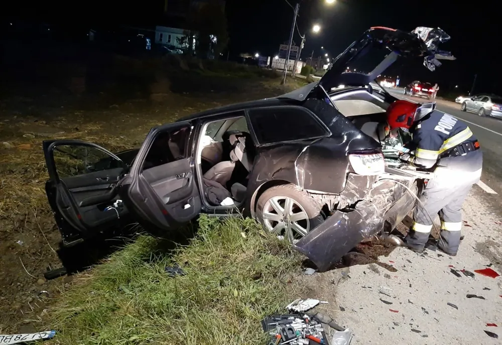 Accident în Jucu provocat de un tânăr din Baia Mare! Un copil şi doi bărbaţi au ajuns la spital (FOTO)