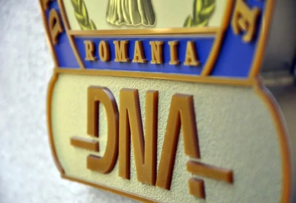 SENATORUL EUGEN PÎRVULESCU - ADUS LA DIRECŢIA NAŢIONALĂ ANTICORUPŢIE