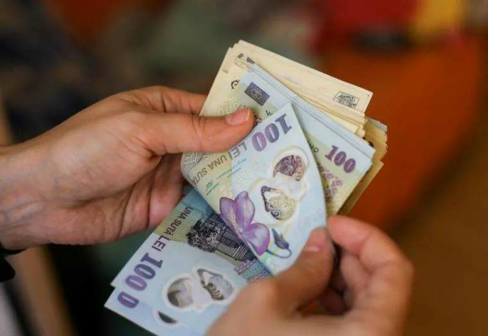 STATISTICĂ ALARMANTĂ! TOT MAI MULȚI ROMÂNI ALEG SĂ MUNCEASCĂ ȘI DUPĂ PENSIONARE