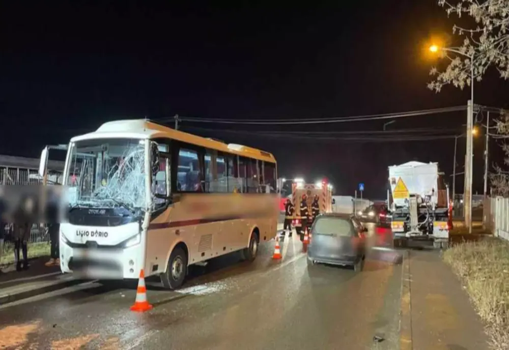 ACCIDENT RUTIER ÎN CLUJ: COLIZIUNE ÎNTRE UN AUTOCAR ȘI UN CAMION