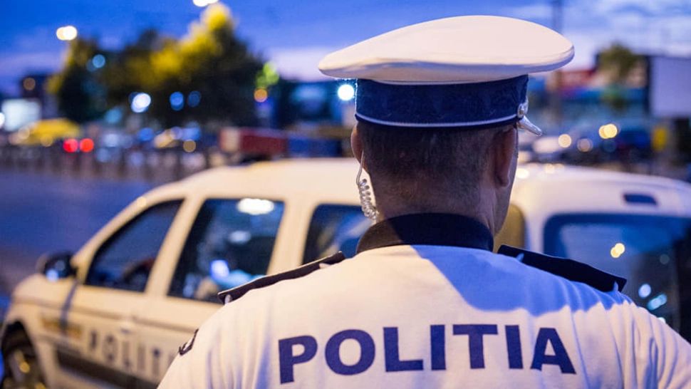 Bătaie ca-n Vestul Sălbatic între doi indivizi pe o stradă din județul Cluj. Două femei au fost lovite în timpul altercației