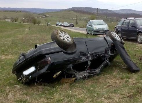 masina rasturnata deusu