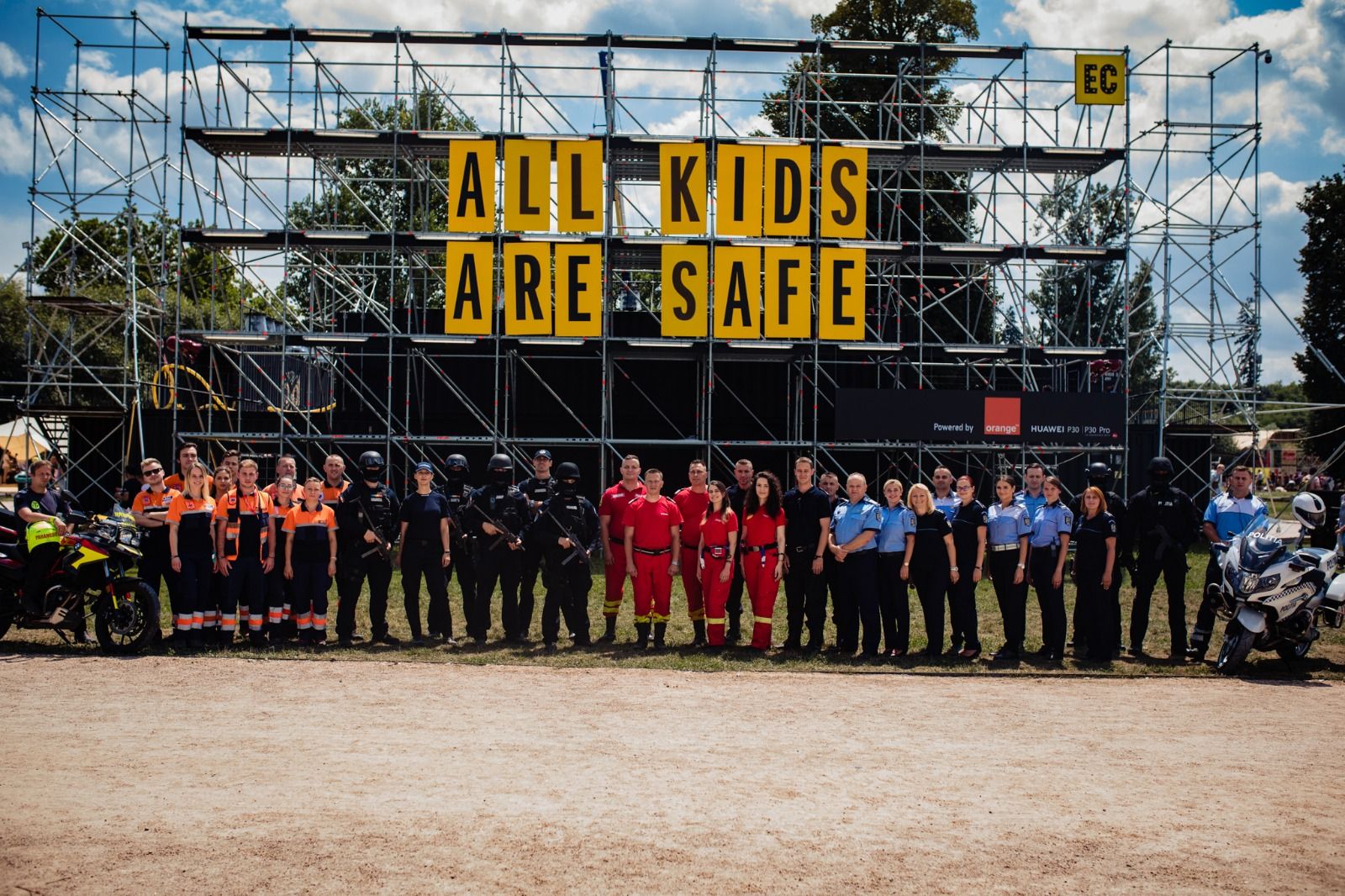 politisti jandarmi electric castle