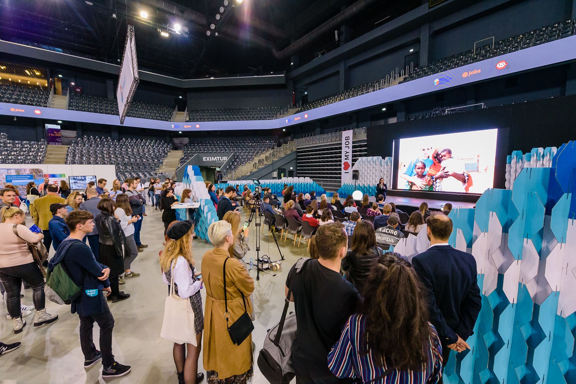 ? Gabriel Aldea ◘ https://komiti.media/