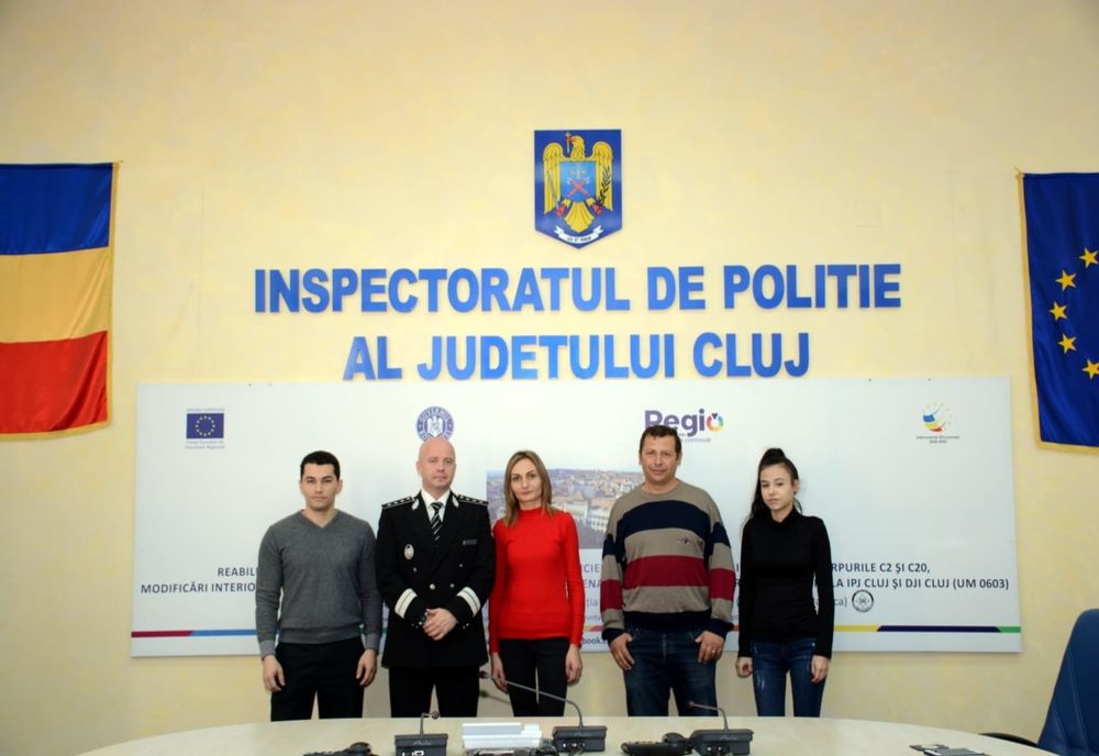 FOTO | Patru clujeni care au oprit un jaf armat au fost premiaţi de IPJ Cluj