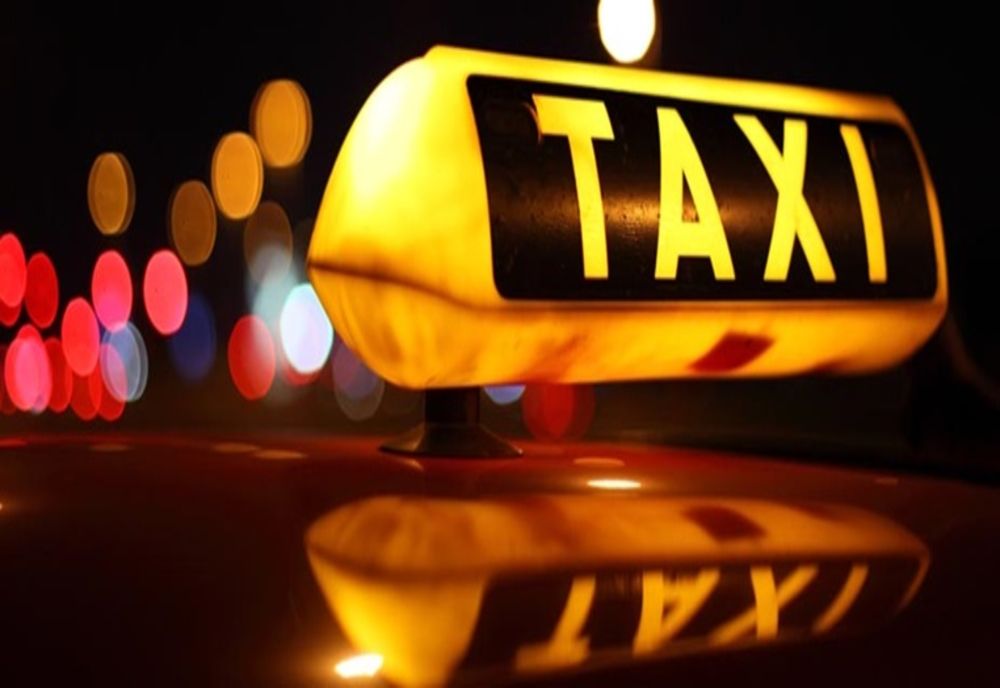 Experiment: taxiurile au voie să circule pe banda dedicată transportului în comun de pe Bulevardul Nicolae Titulescu