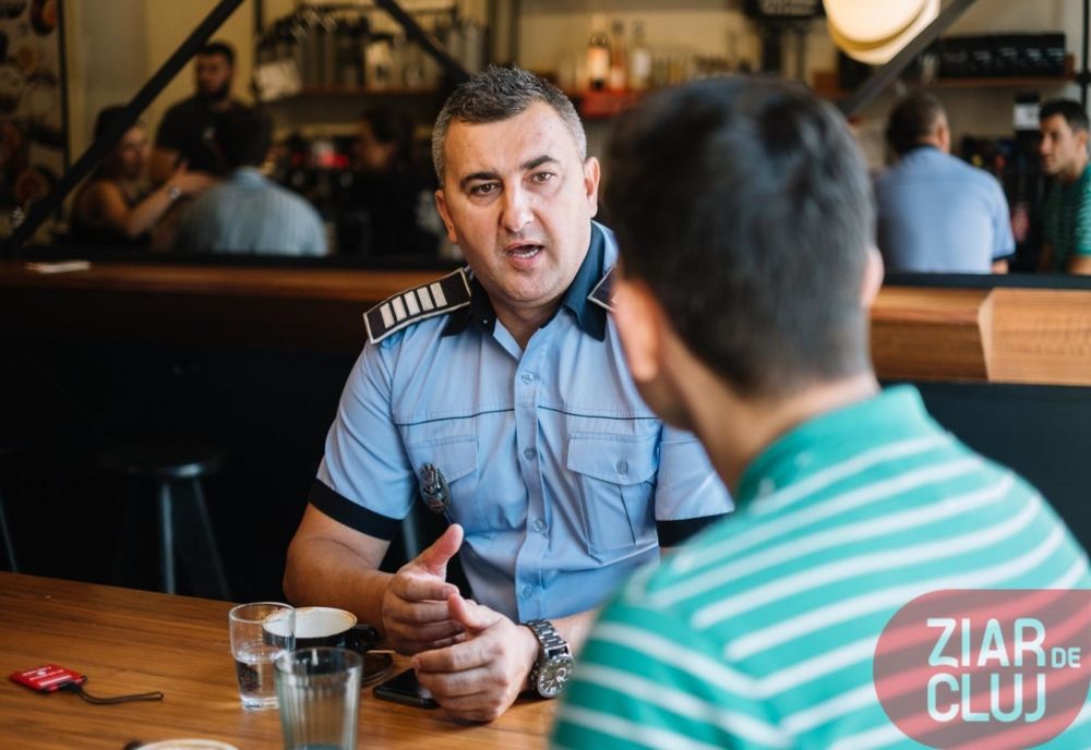 Cum a încercat o femeie din Cluj să mituiască un poliţist: i-a oferit un "porc de Crăciun"