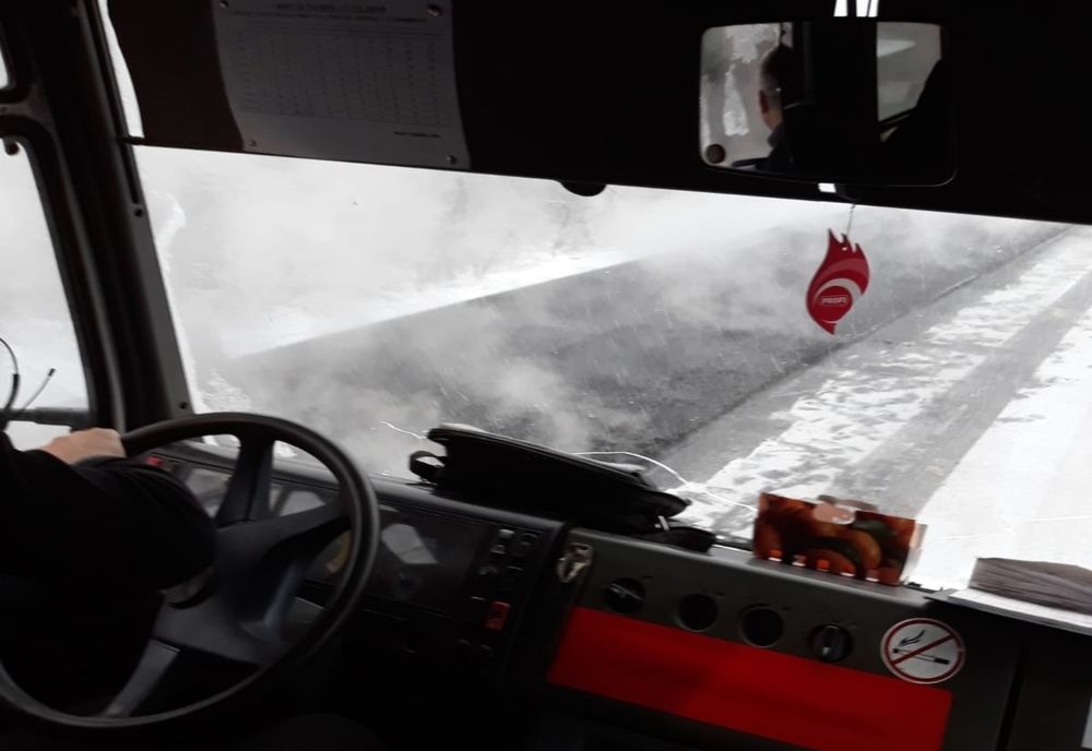 FOTO | Asfaltare la Cluj peste zăpadă şi gheaţă din fonduri europene