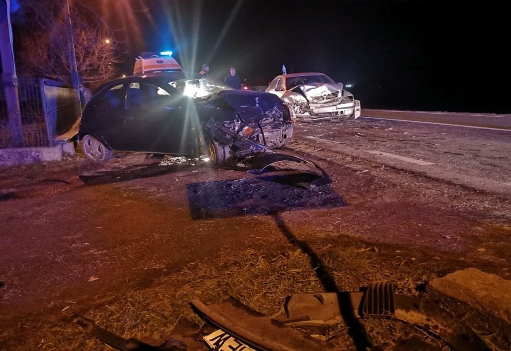 FOTO | Grav accident în judeţul Cluj! Două femei au ajuns la spital