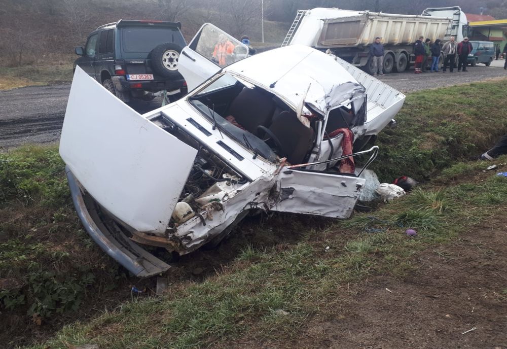 FOTO | Un nou accident grav în judeţul Cluj! Doi oameni sunt în stare gravă