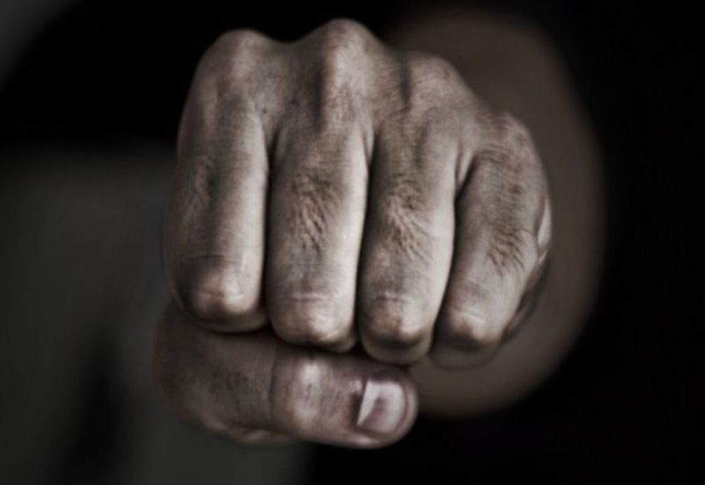 Petrecere de coșmar! Trei clujeni, bătuți în noaptea de Revelion, la o cabană din Bistrița-Năsăud