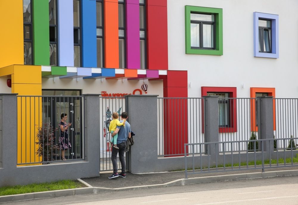 90 de noi locuri în creșe