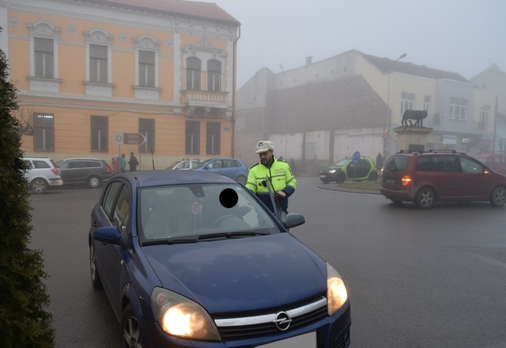 FOTO | Amplă acţiune a poliţiştilor la Dej! Au fost aplicate peste 100 de amenzi