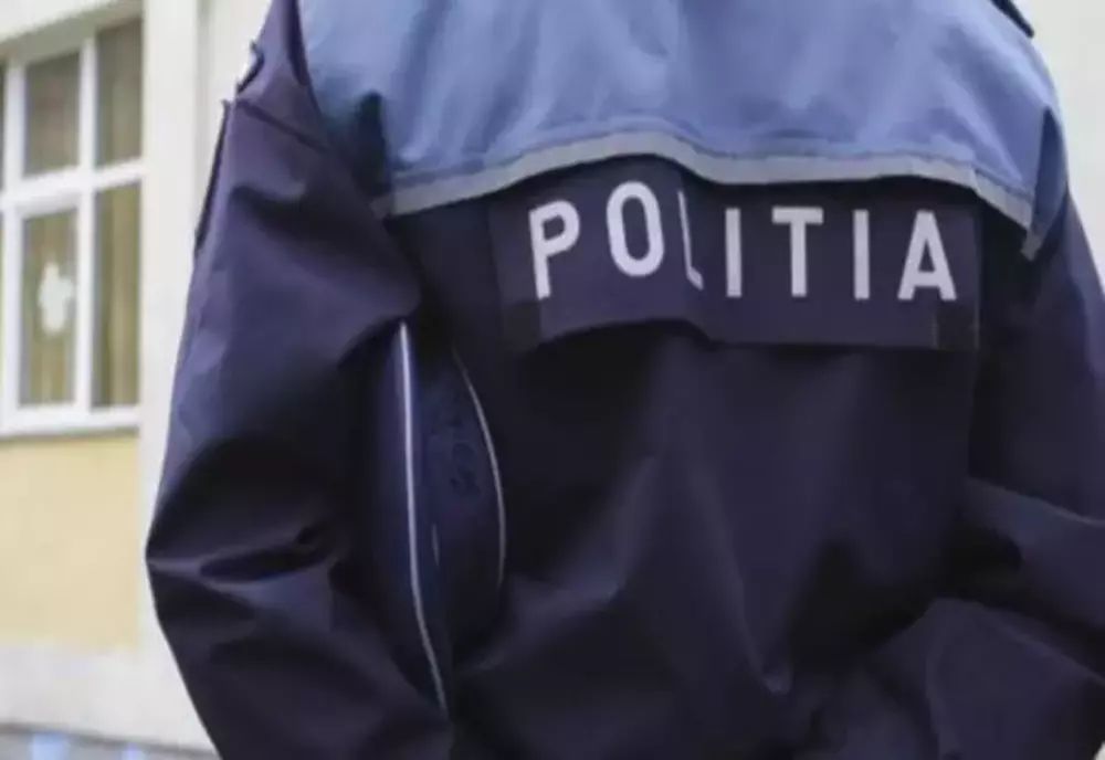 Tânără de 17 ani reţinută pentru 24 de ore: i-a minţit pe poliţişti că a fost drogată şi violată