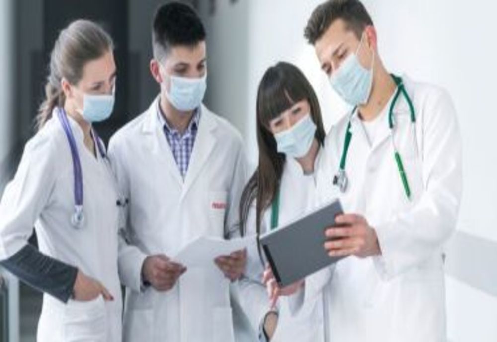 Universităţile de Medicină şi Farmacie din România se mobilizează pentru a sprijini sistemul sanitar