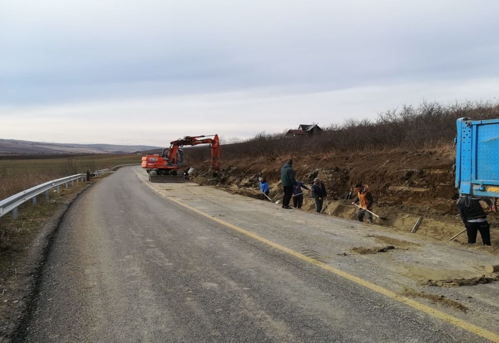 FOTO | Au fost reluate lucrările de modernizare pe Drumul Bistriței