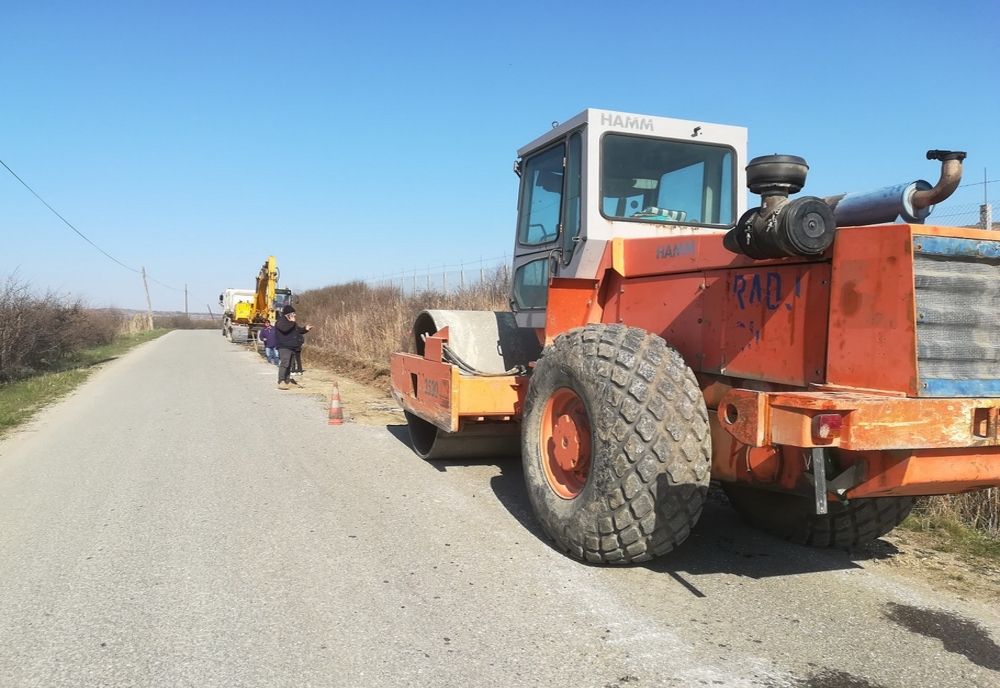 Au fost reluate lucrările de modernizare pe drumul judeţean 161C Iclod – Aluniş - Corneni