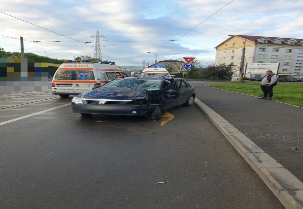 FOTO | Accident rutier în Cluj-Napoca! Un bărbat a ajuns la spital