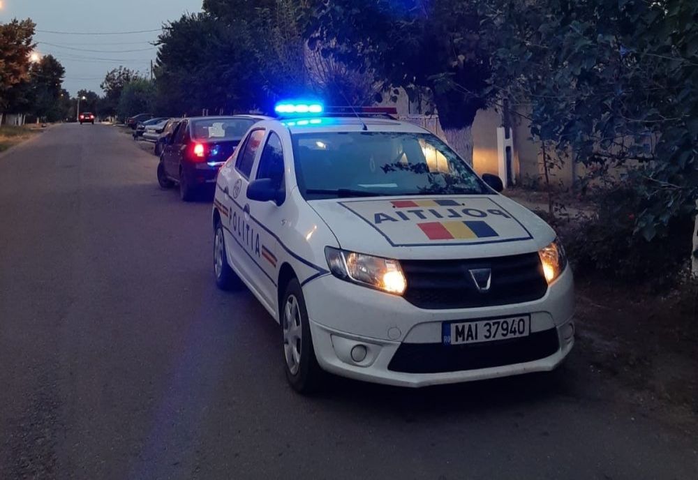 Poliţişti ameninţaţi de patru bărbaţi după o urmărire în trafic