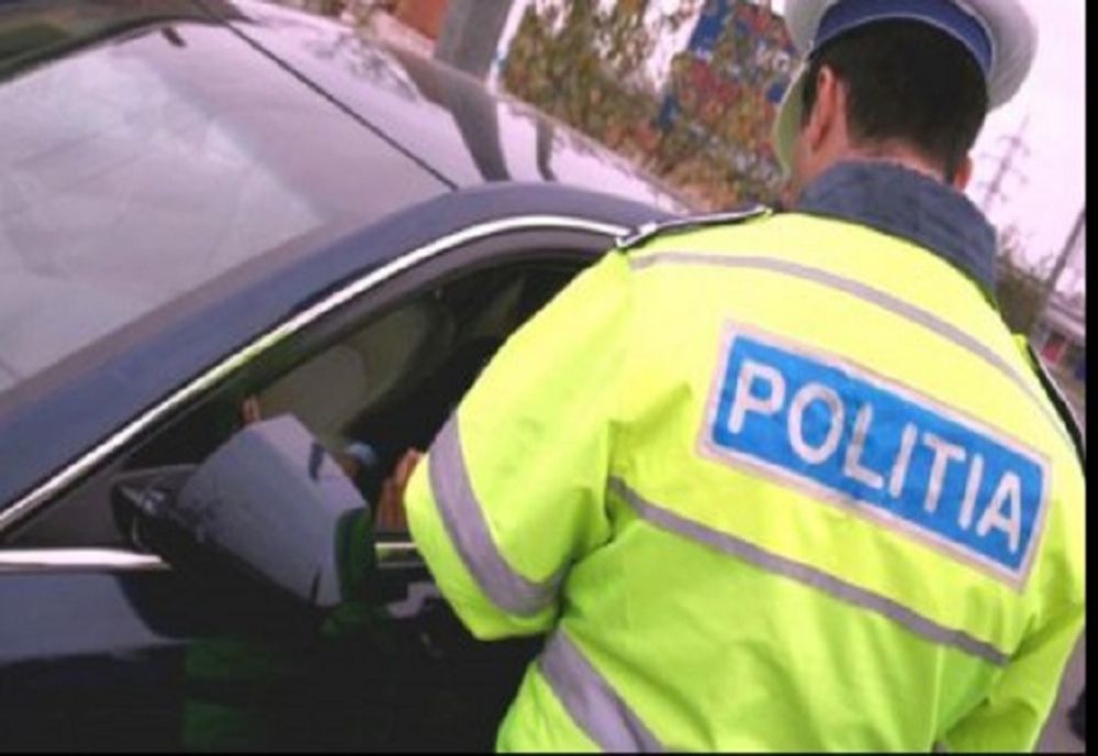 Ample acţiuni ale poliţiştilor în mai multe localităţi din judeţ! Au fost aplicate zeci de amenzi