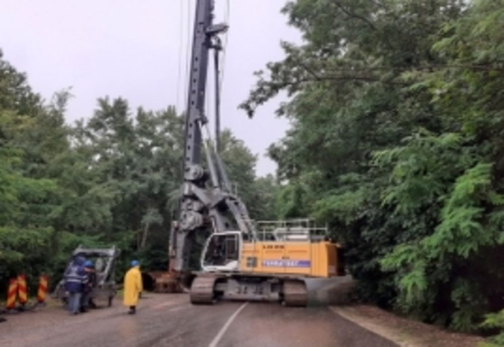 Lucrări de consolidare pe Drumul Bistriței | Traficul este restricţionat