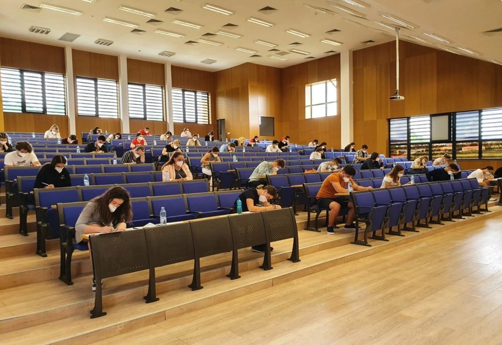 S-a încheiat cu succes admiterea la UMF Cluj | Peste 1800 de candidaţi înscrişi