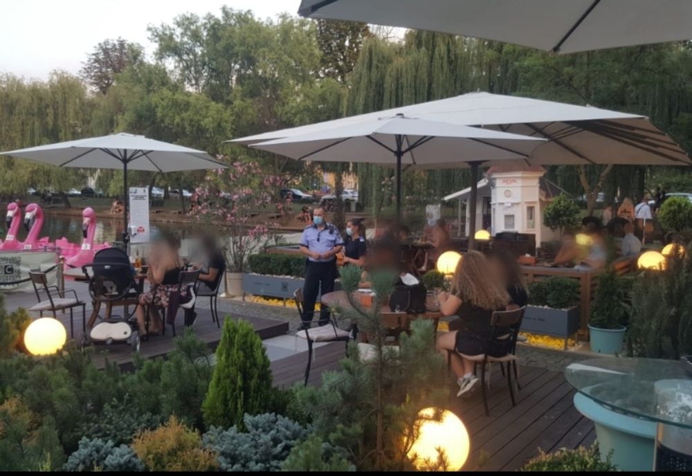 FOTO | Peste 140 de terase au fost verificate, în weekend, de către poliţiştii clujeni