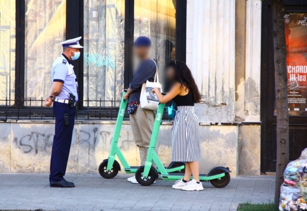 FOTO | Amplă acţiune a poliţiştilor în Cluj-Napoca! Au fost vizaţi şi conducătorii de trotinete
