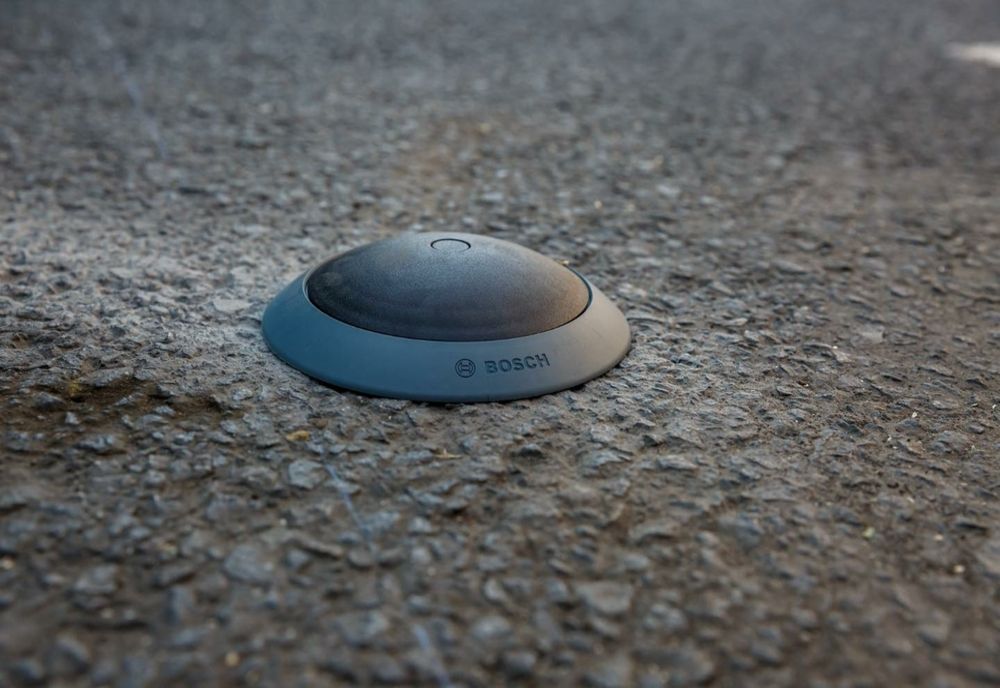 FOTO | Premieră la Cluj-Napoca: Locurile libere de parcare din zona istorică identificate direct de pe telefon, cu ajutorul senzorilor 