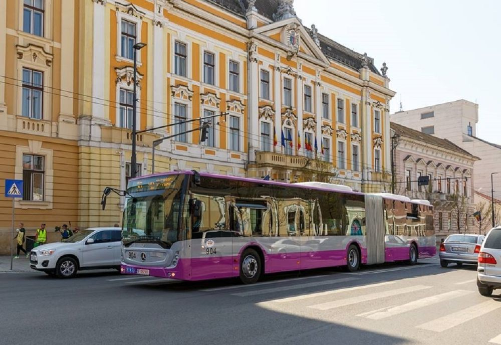 Idee incredibilă la Cluj: faci 20 de genuflexiuni şi poţi călători gratuit cu autobuzul