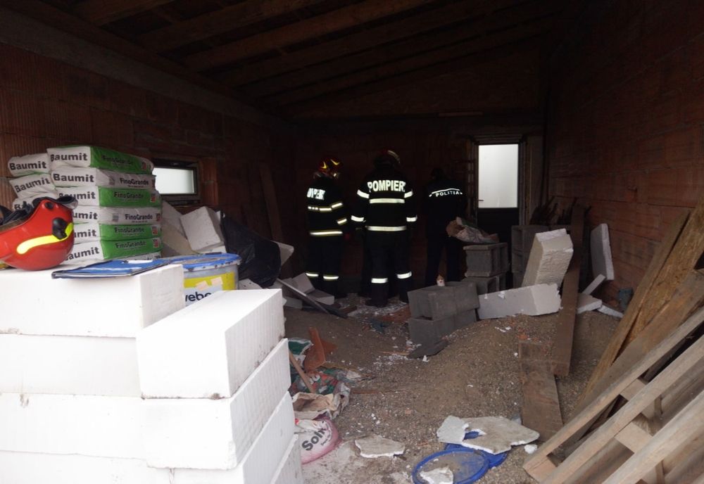 FOTO | Femeie găsită moartă în subsolul unei case! Aceasta era dată dispărută de o săptămână