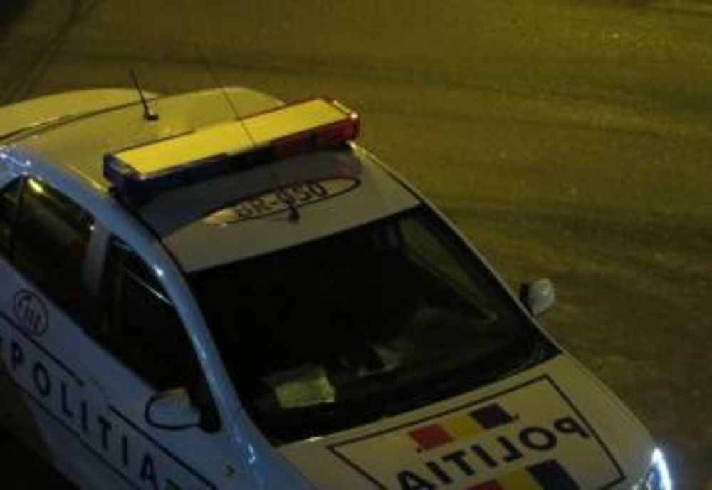 Poliţist de la Rutieră Cluj prins beat la volan! S-a întors de la tăiatul porcului şi a intrat cu maşina într-un gard