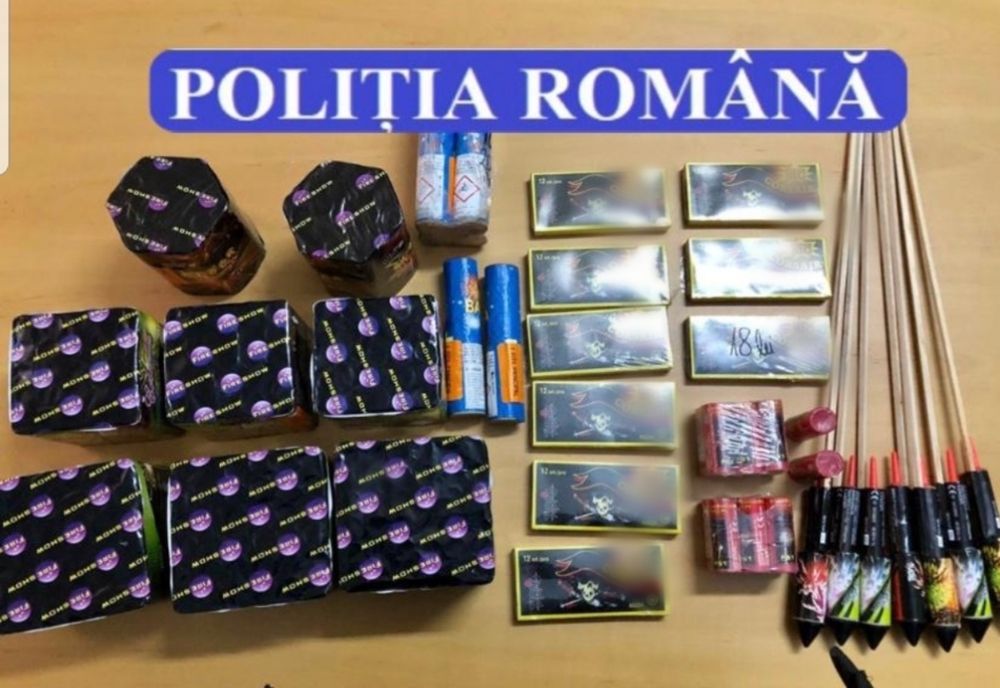 Poliţiştii au efectuat percheziţii la un copil de 14 ani din Gherla! A vândut petarde unor copii de 8 ani