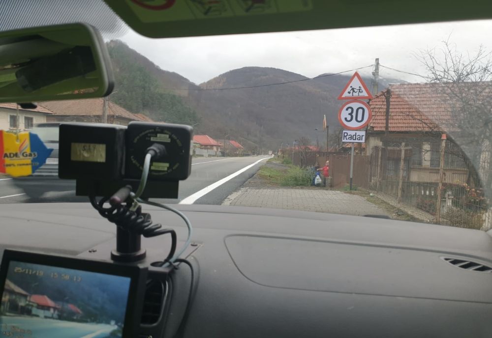 Acţiune a poliţiştilor la limita judeţelor Cluj şi Sălaj! 40 de vitezomani au fost sancţionaţi