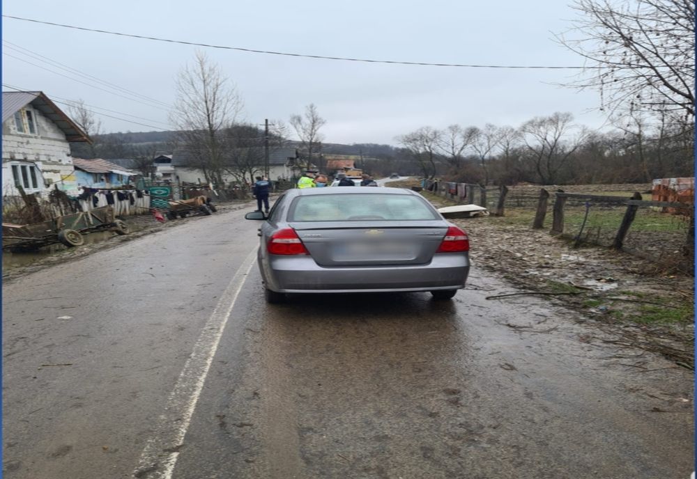 FOTO | Copil de 3 ani lovit de o maşină condusă de un bărbat băut