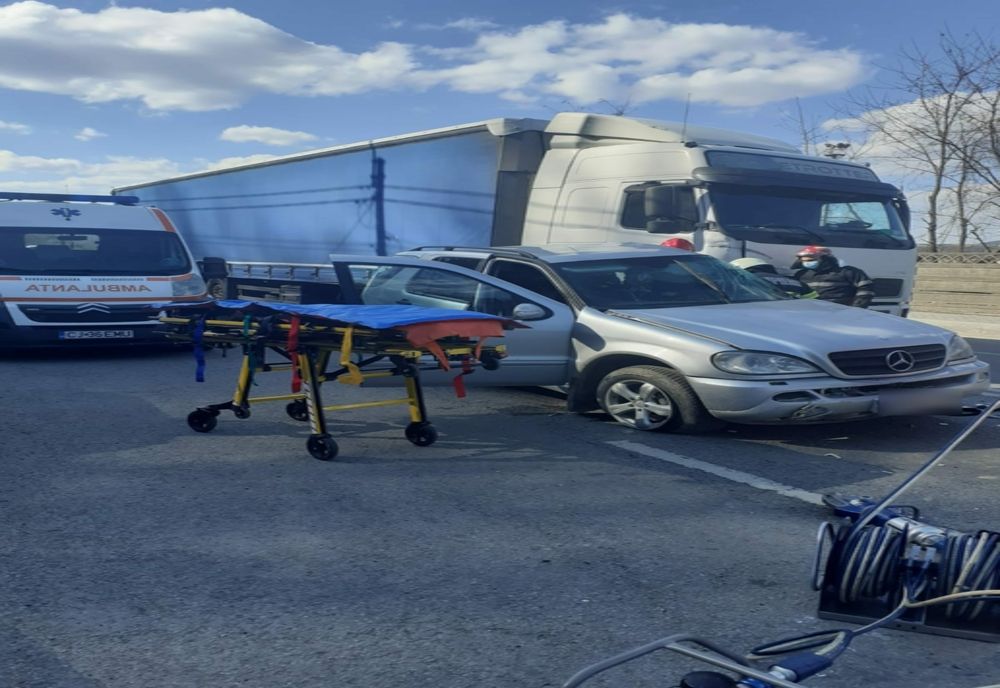 Accident în Dej cu doi şoferi din Oradea şi Târlişua! Două persoane au ajuns la spital