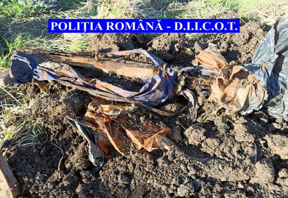 VIDEO | Arme şi muniţie aduse ilegal în ţară şi îngropate în Cluj! Au fost folosite la comiterea de infracțiuni cu violență