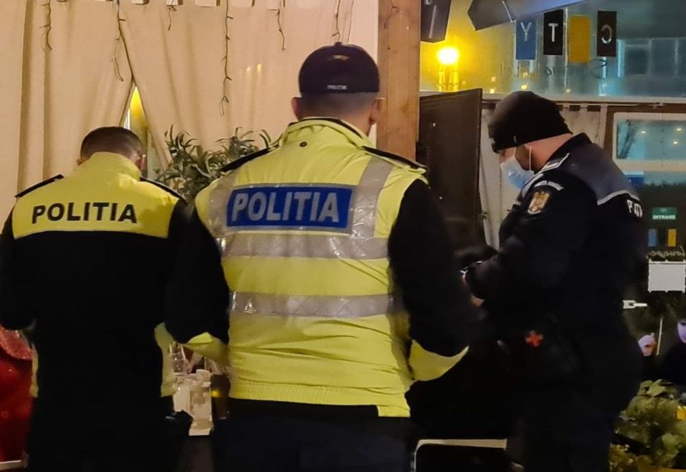 Petrecere în Cluj-Napoca întreruptă de poliţişti! Peste 50 de persoane vor fi amendate