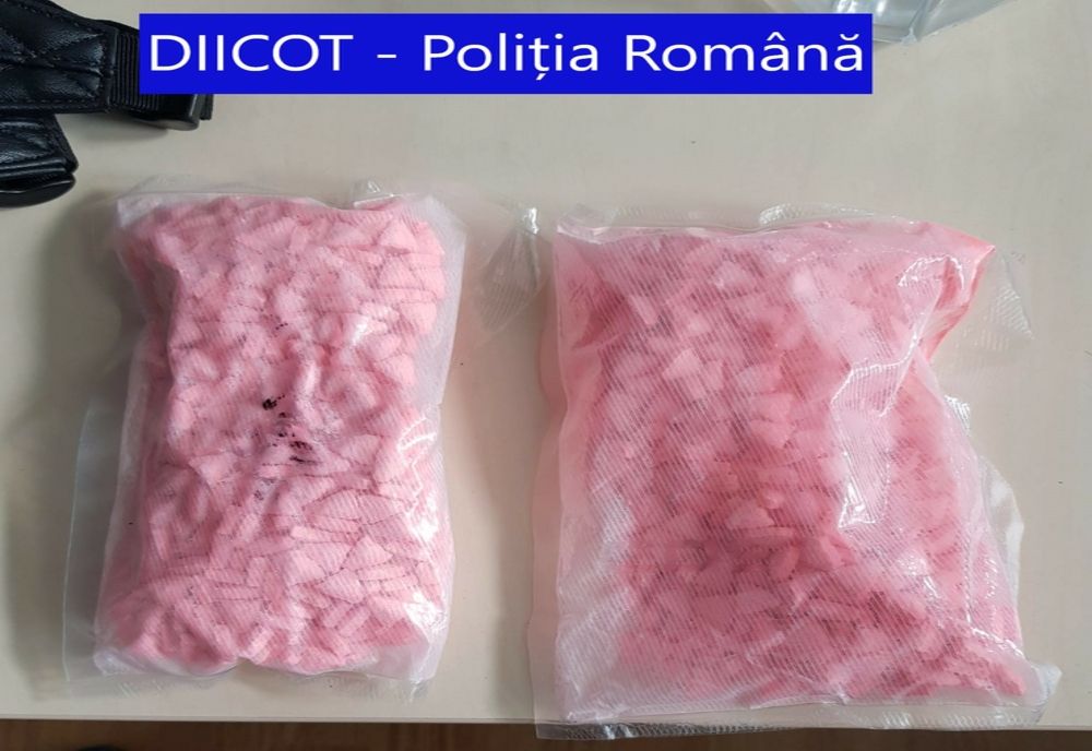 Bărbat prins în timp ce încerca să vândă peste 1000 de pastile de ecstasy în Cluj