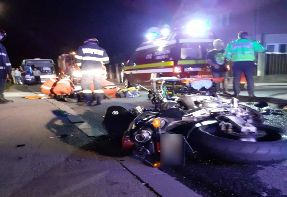 Accident grav în Floreşti! Două victime după impactul dintre o maşină şi o motocicletă (FOTO)