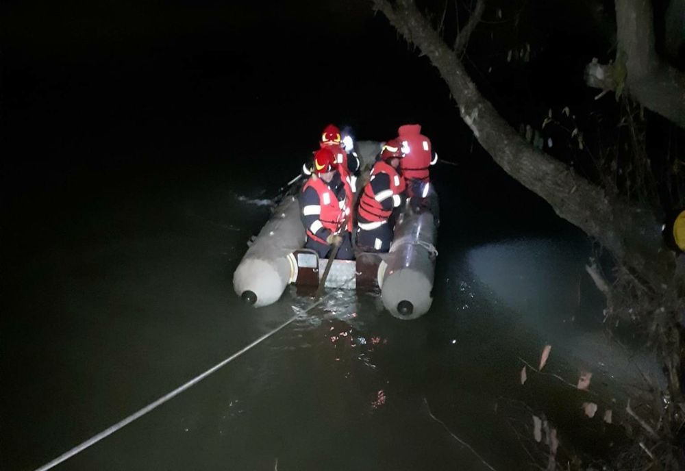 Pompierii au găsit cadavrul băiatului căzut în Someş la Gherla