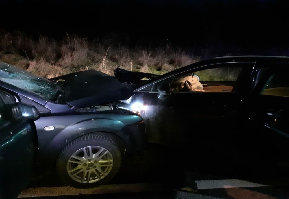 Trei persoane au ajuns la spital în urma unui accident produs în Căpușu Mare (FOTO)